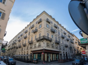 Red Studio Near Porta Nuova by Wonderful Italy