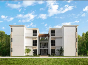 2-Bedroom Condo by the Jungle w/ Swimming pool