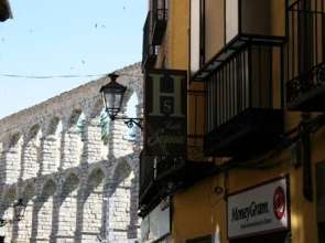 Hostal Segovia