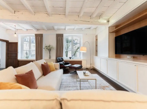 2BR Open Space Apt - City Center Gem