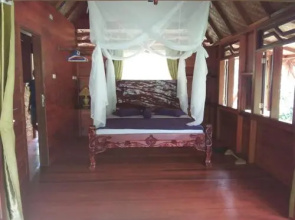 On The Rocks Bungalows, Restaurant and Jungle Trekking Tours - From May to September only stay here