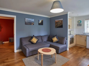 Whitehall 1 Apartment