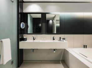 The Capital 15 on Orange Hotel & Spa