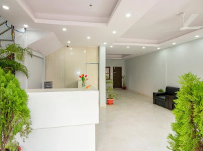 OYO 254 White House In