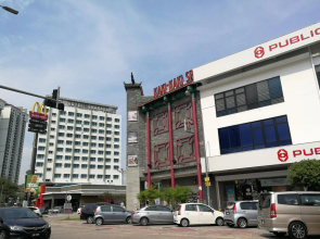 Big Family Friends Guesthouse 16pax, Legoland Bukit Indah
