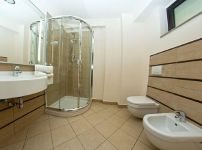 EliHotel