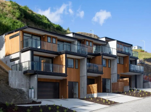 4 Bedroom Home with elevated views of Lake Wakatipu & The Remarkables