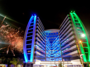 Wyndham Manta Sail Plaza Hotel & Convention Center