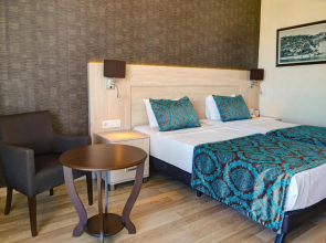 Parador Beach Hotel