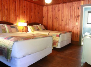The Riverside Lodge at Chimney Rock