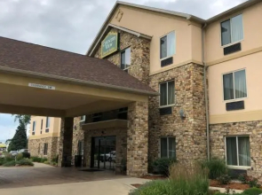 Country View Inn & Suites