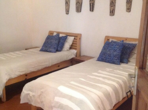 Livingstone Guest Farm - Hostel