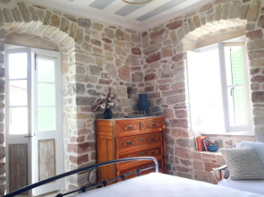 1836 Traditional House