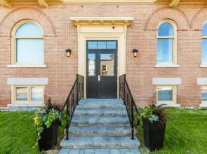 Rideau 2Br Signature Apartment Free Parking