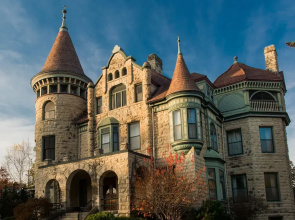 Castle La Crosse Bed and Breakfast