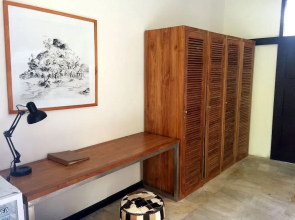 Wave House - Surf Camp