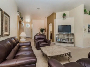 8147 fan Palm way