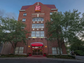 Red Roof Inn PLUS+ Columbus Downtown-Convention Center