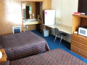 Lazy B Motel