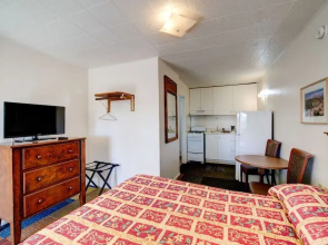 Crimson Hills Motel