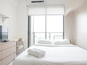 Warm And Cozy Stay Studio At Sky House Bsd Apartment