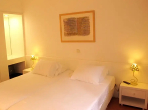 House With one Bedroom in Faro, With Pool Access, Furnished Garden and