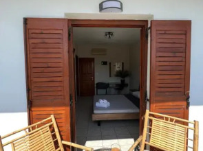 Jimmy's Guest House Skiathos