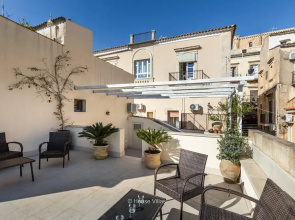 L Escalier Suite in Noto