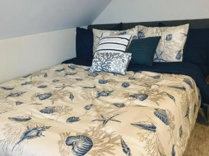 Room in Guest room - Room 3 Cozy Private Enjoy Relax