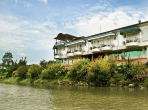 Opulent River Face Hotel