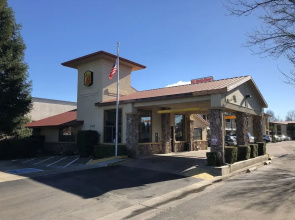 Super 8 Corning