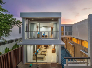 Private Villa with Pool near Laguna