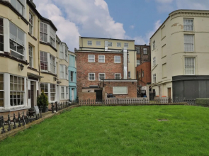 2 Bed Flat - Sleeps 4 - Wifi