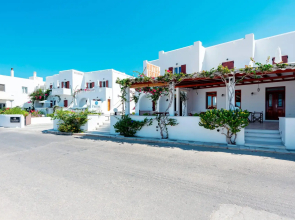 Irene Hotel & Studios - Beachfront