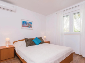 Stunning Home in Dingac With Wifi and 2 Bedrooms