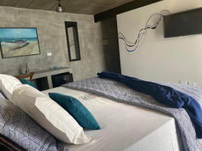 1819 Marine Hotel