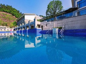Qiyue Resort