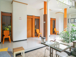 RedDoorz Syariah near Transmart MX Malang