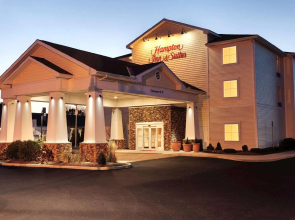 Hampton Inn & Suites Mystic