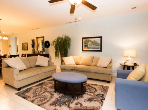 Nicely decorated 3rd-floor beauty with pool-view balcony in Coco