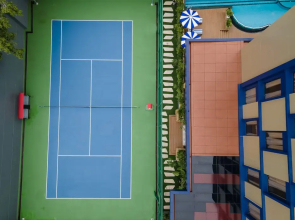 Ashley Tugu Tani Menteng