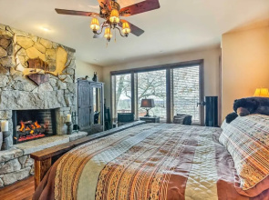 6 Mi to Sapphire Ski! Mtn-view Gem w/ Resort Perks