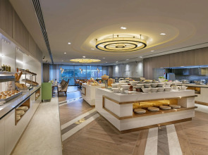 Titanic Port Bakirkoy