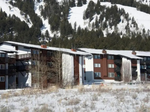 Ten Sleep - 2BR Condo #A-2 - LLH 63284