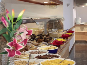 Отель Amic Miraflores