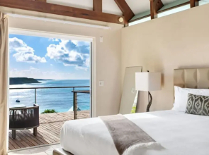 6 BR Villa With Concierge Amenities Pool