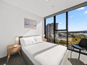 Sleek 2-bed Apartment With Rooftop Garden Access