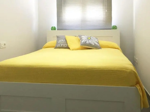 Comfortable apartment with shared pool, garage and at only 5 min walk from Los Bateles beach