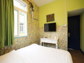 Xiamen Ring Island Coast Inn Blue House