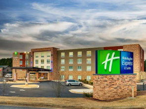 Holiday Inn Express & Suites Dawsonville by IHG